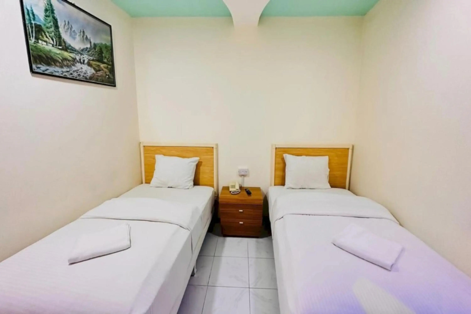 OYO 1118 Sharjah Plaza Hotel