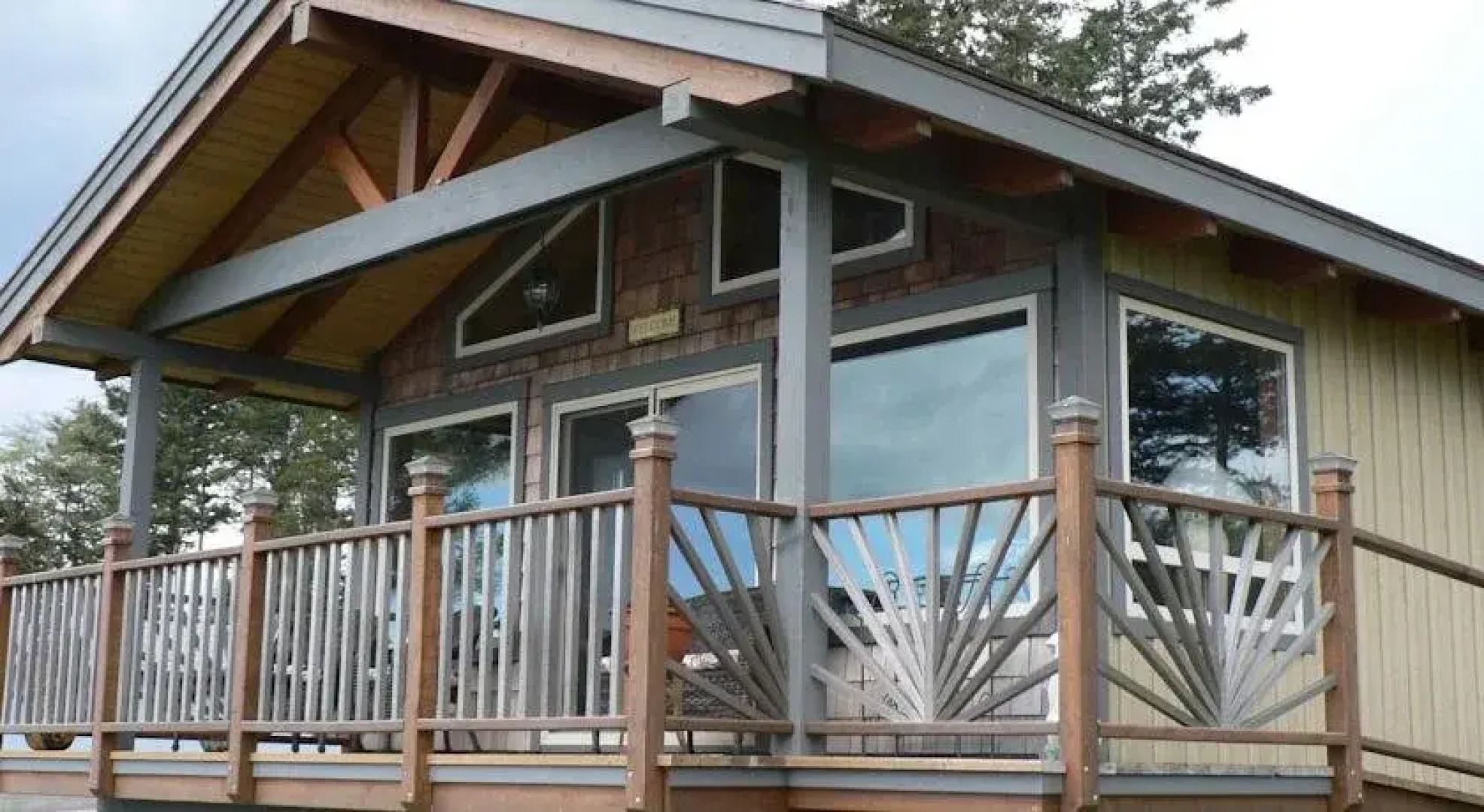 The Getaway Waterfront Cottage