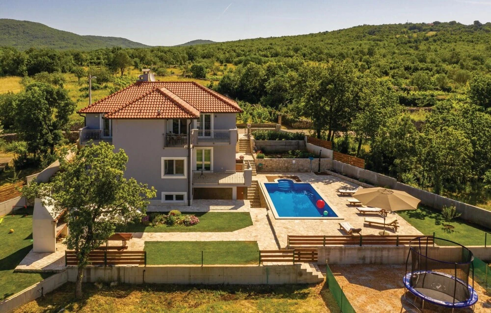 Awesome Home in Blato na Cetini With Wifi and 4 Bedrooms