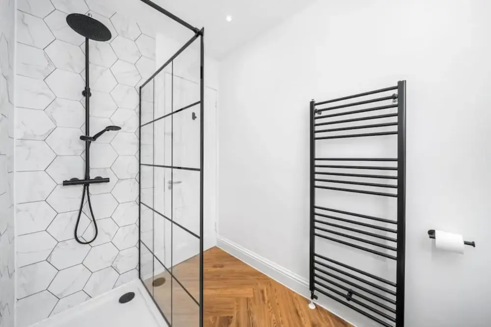 Stylish 4 Bed-town Centre