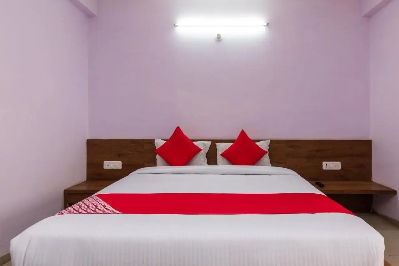 Prince Palace by OYO Rooms