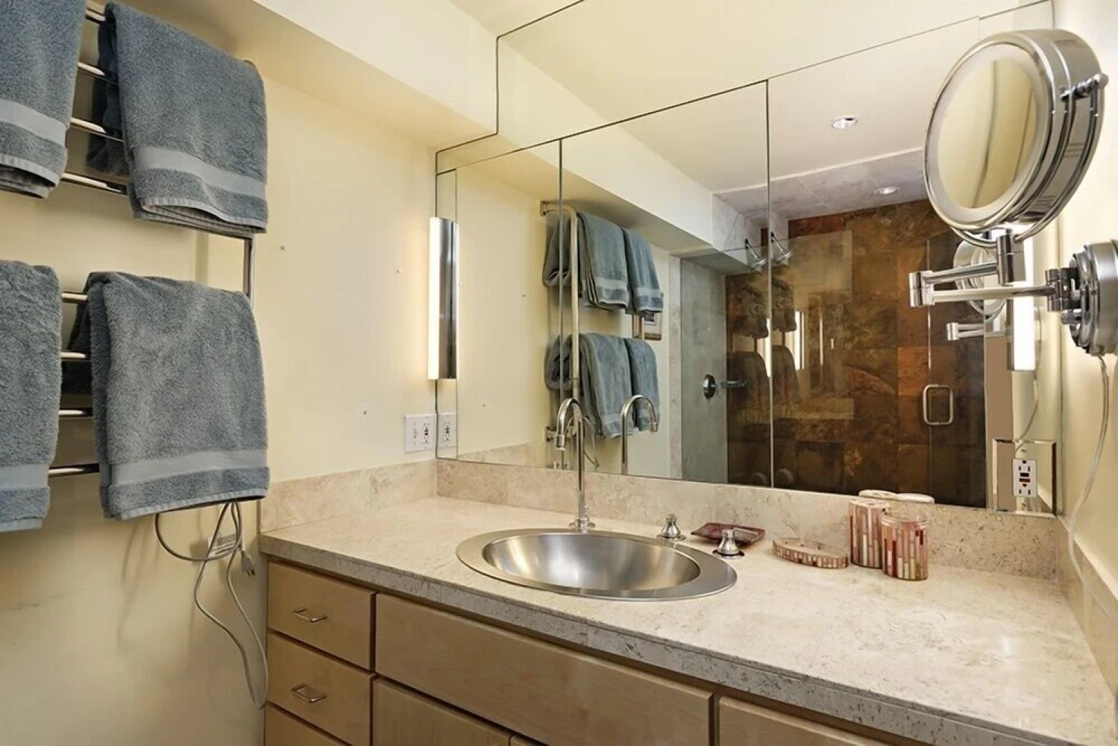 37 Mountain Laurel Drive 2br 2 Bedroom Home by Redawning