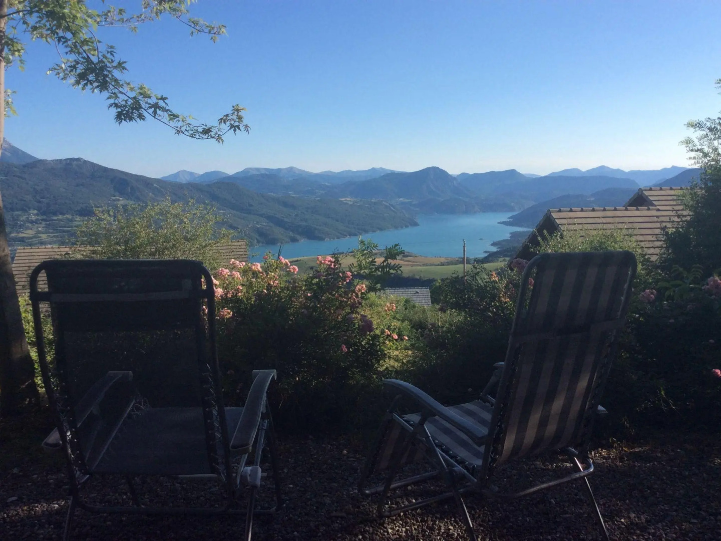 Beautiful Chalet with Terrace, Garden, Barbecue, Parking