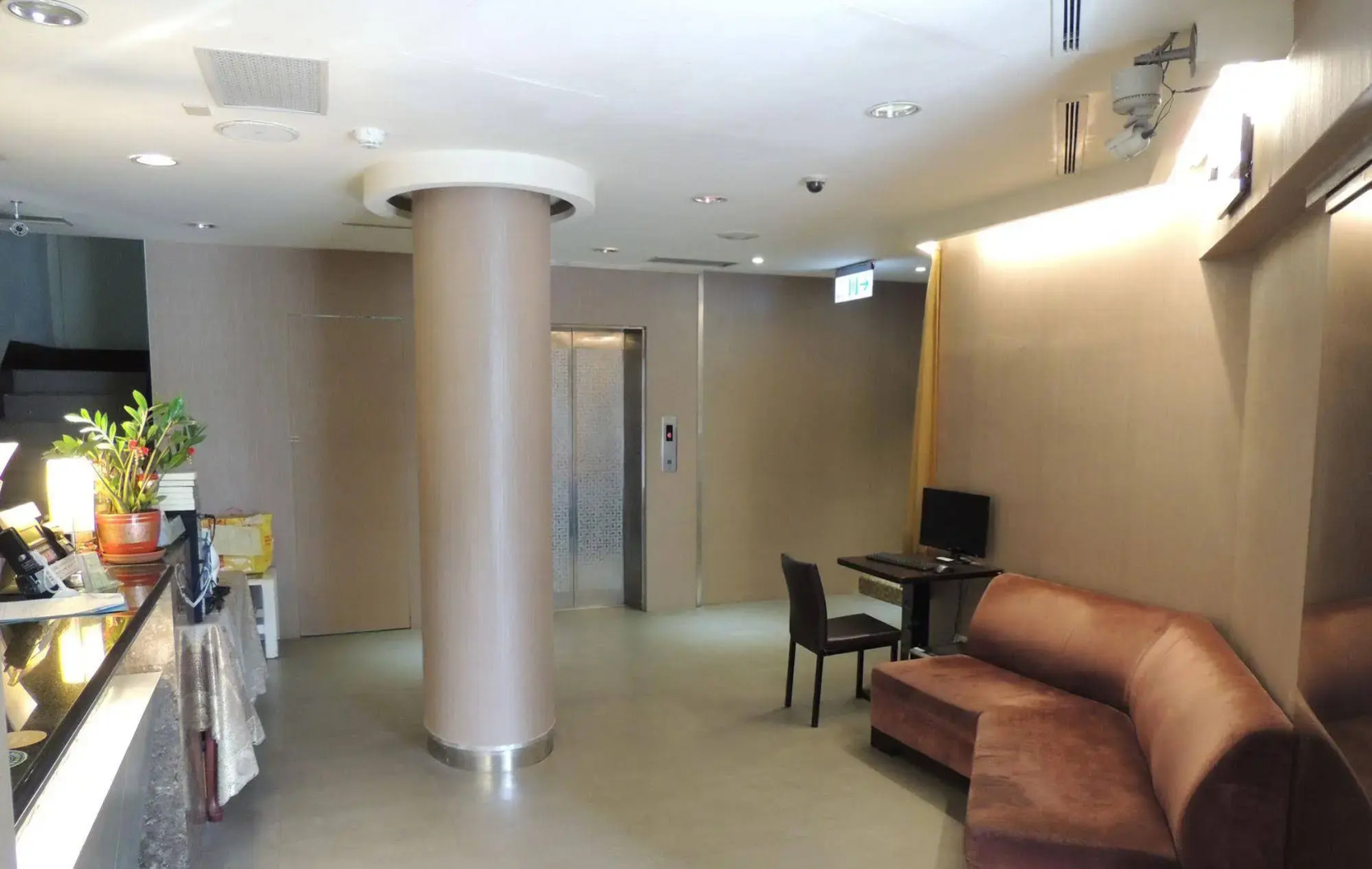 Many Flower Business Hotel