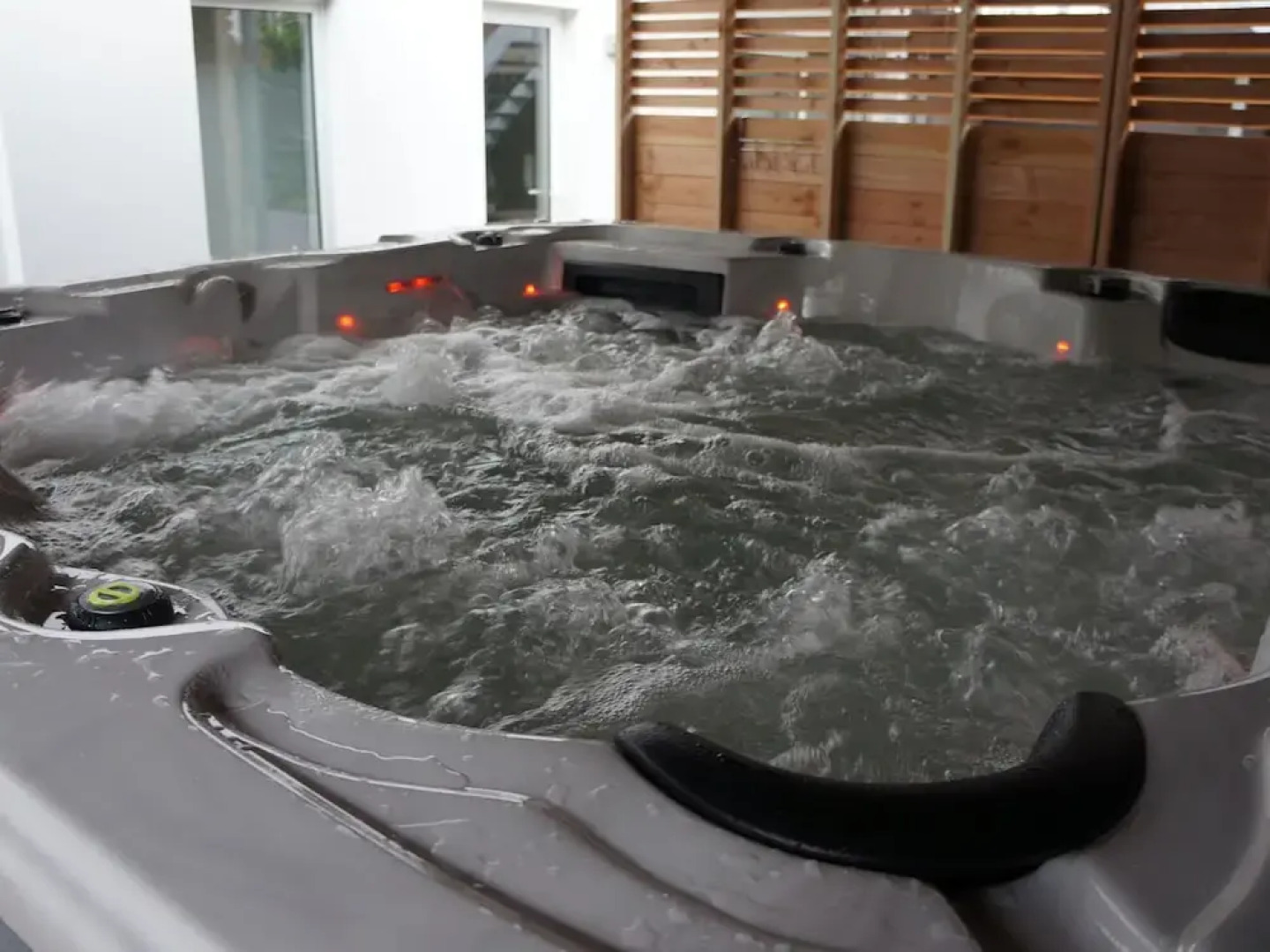 Modern Holiday Home in Zottegem with Hot Tub