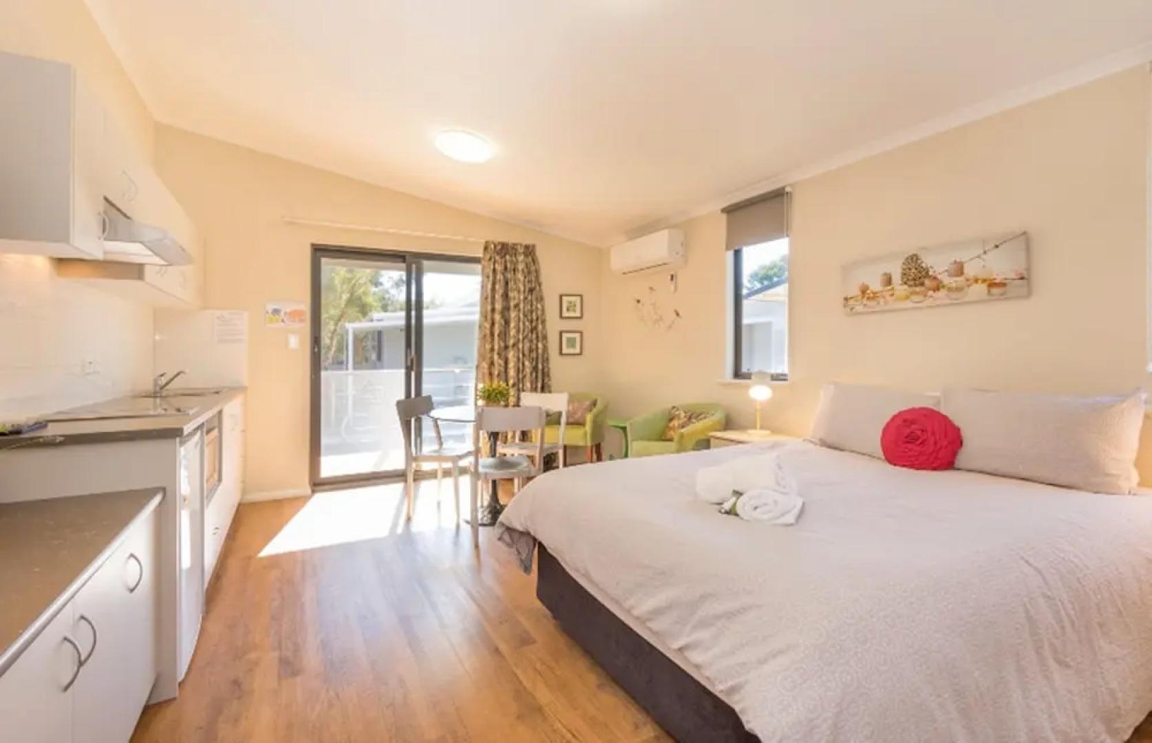 Serpentine Falls Park Home & Tourist Village