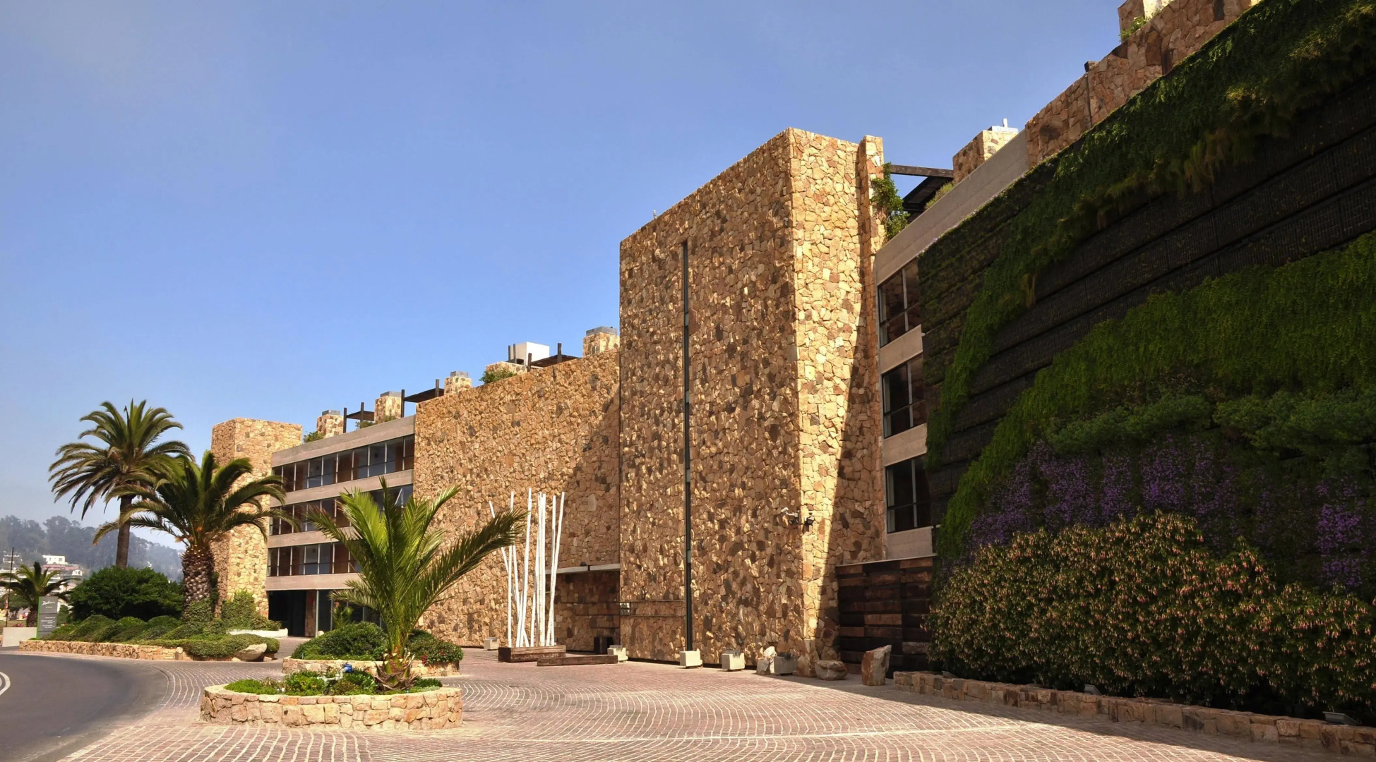 Radisson Blu Acqua Hotel & Spa Concon