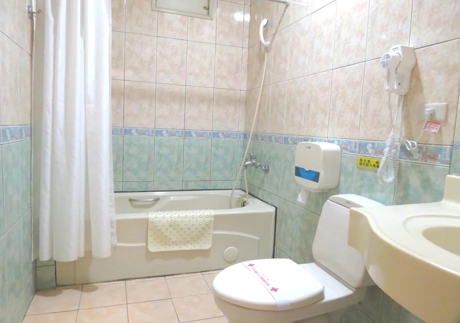 East Commercial Affairs Hotel