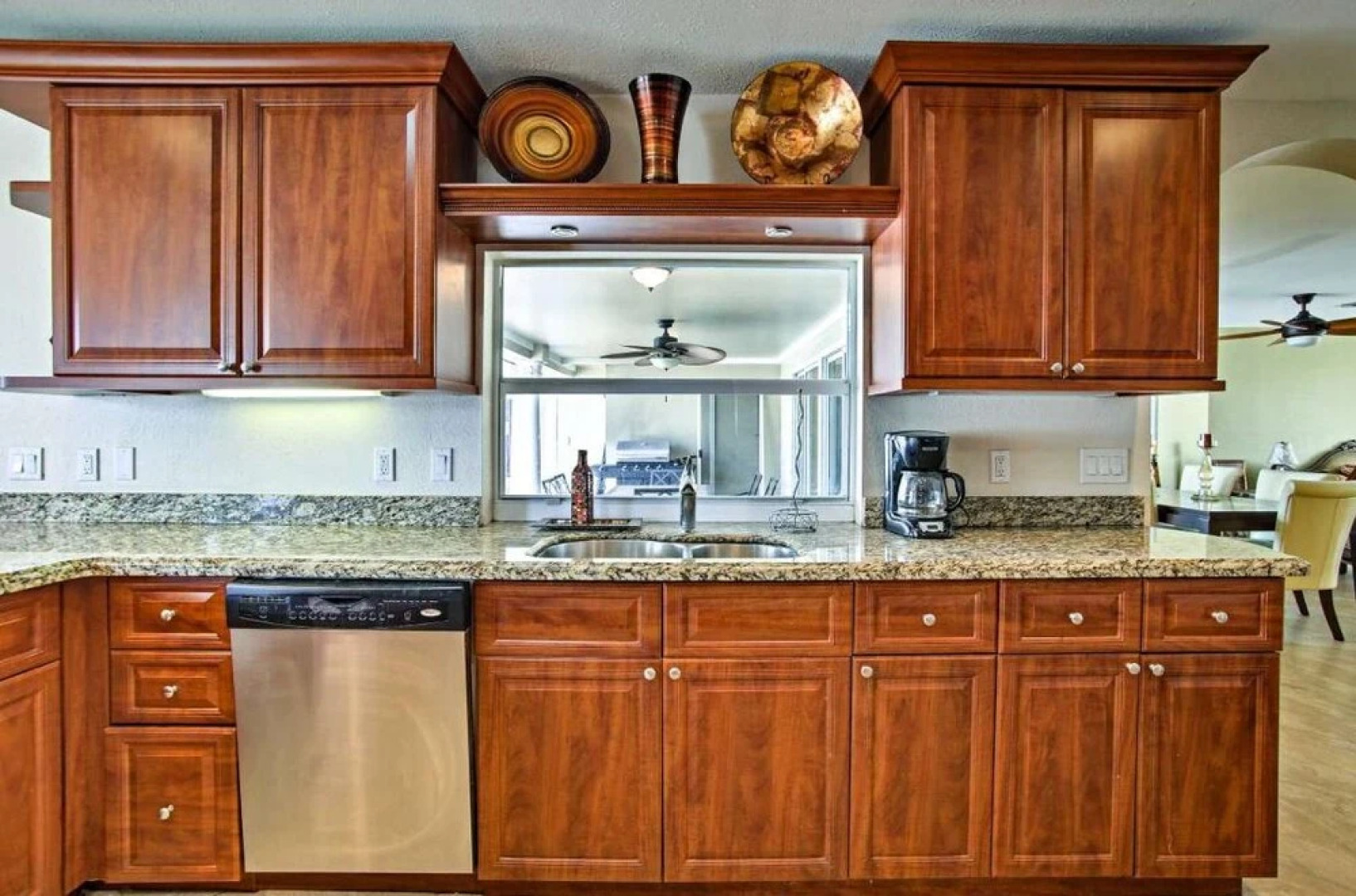 2 Master Suites Pool Home