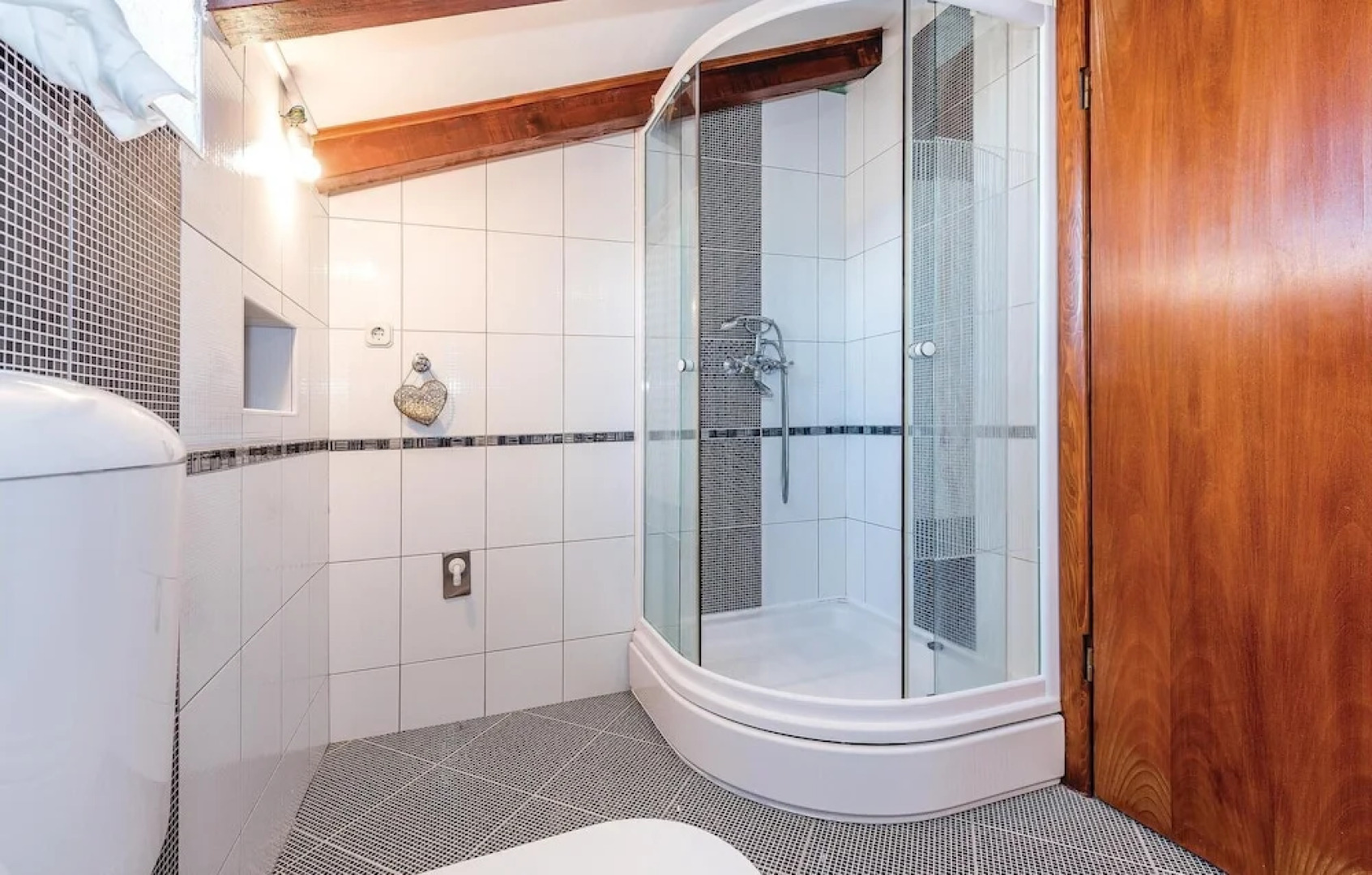 Amazing Home in Lozovac With Wifi and 3 Bedrooms