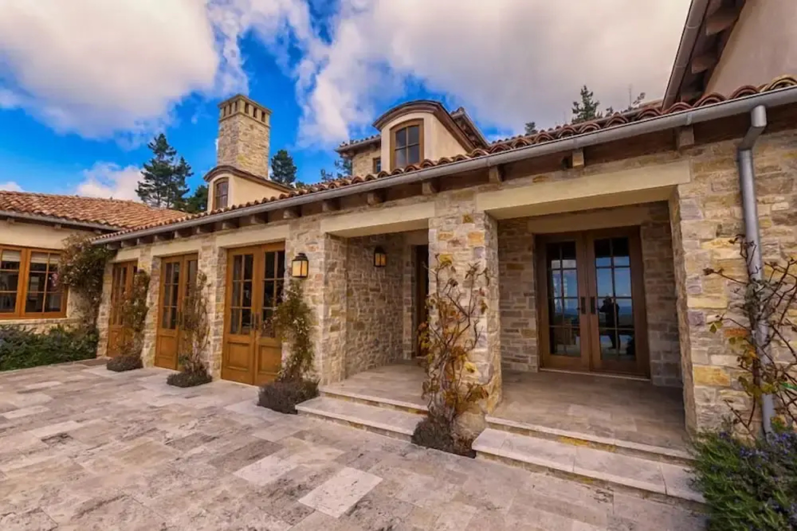 LX1 Chateau D' Renaitre Estate - Carmel-by-the-sea