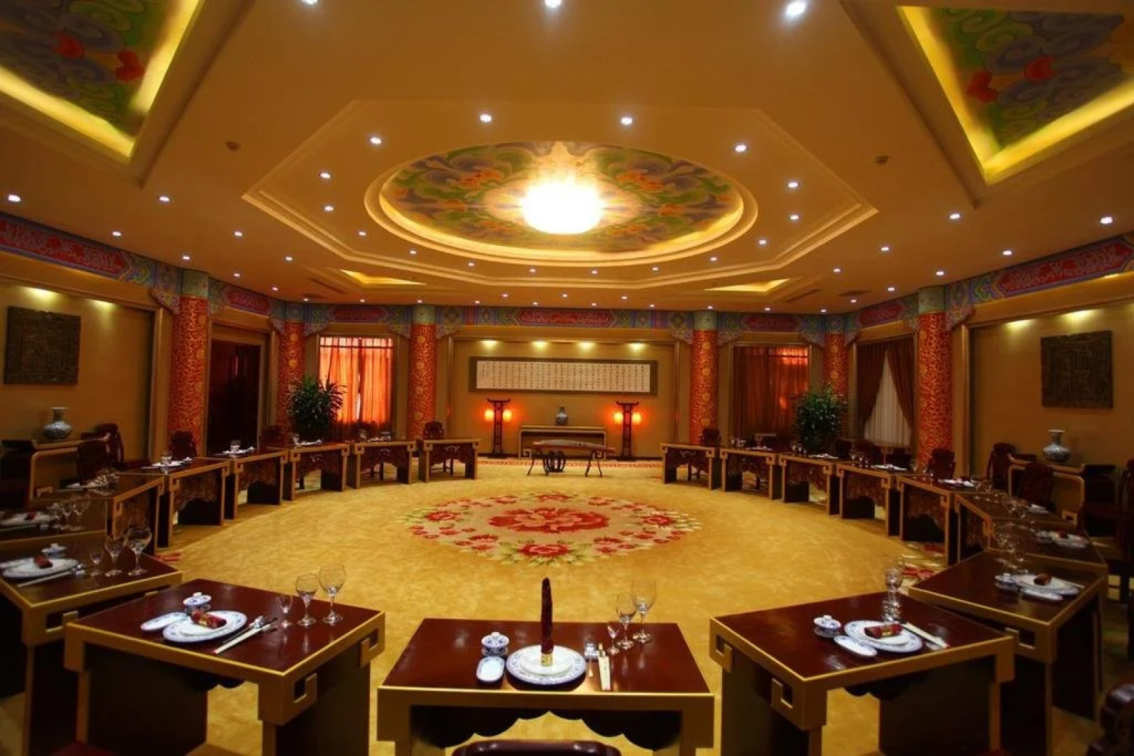 Qufu Mingzuo Xingtan Hotel