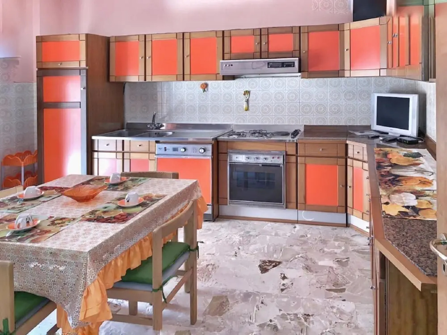 Casa Alba by holidayngo