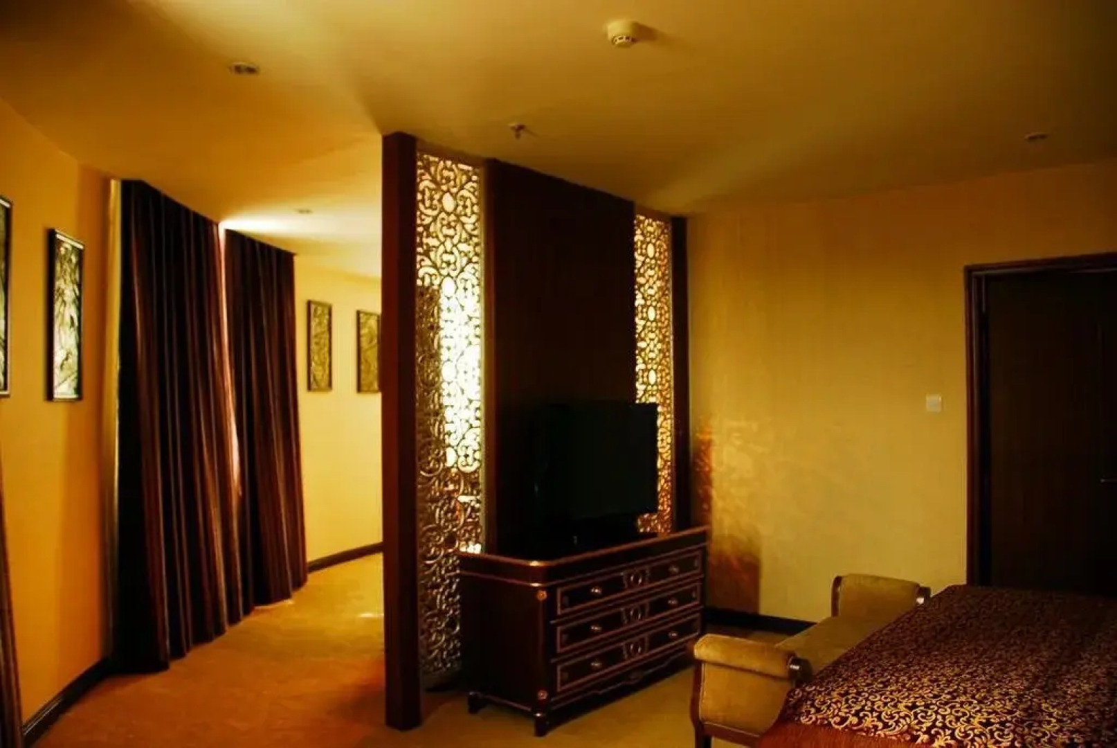 Euro River Bank Hotel