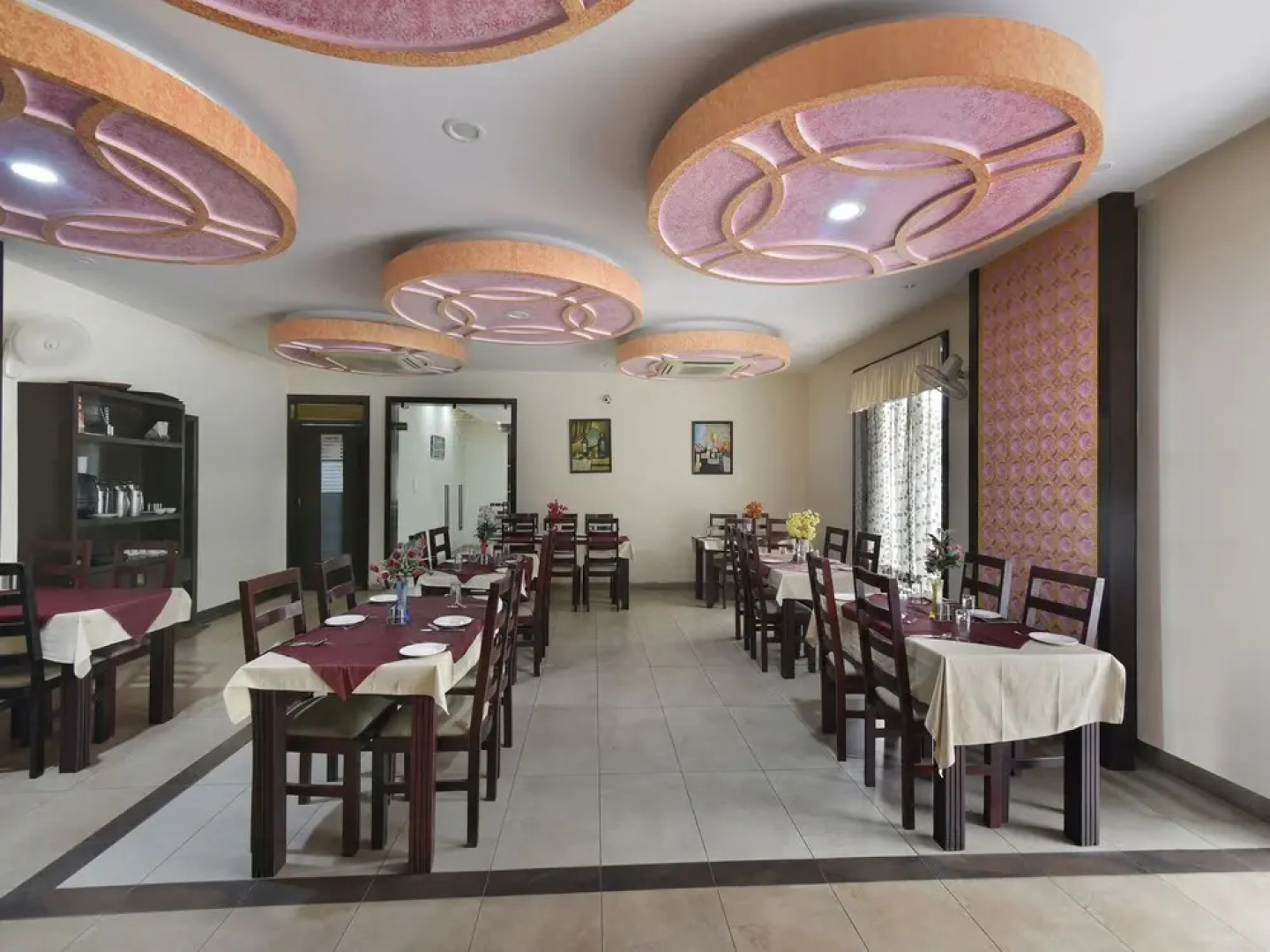 Capital O 38083 Grand Metro Hotel