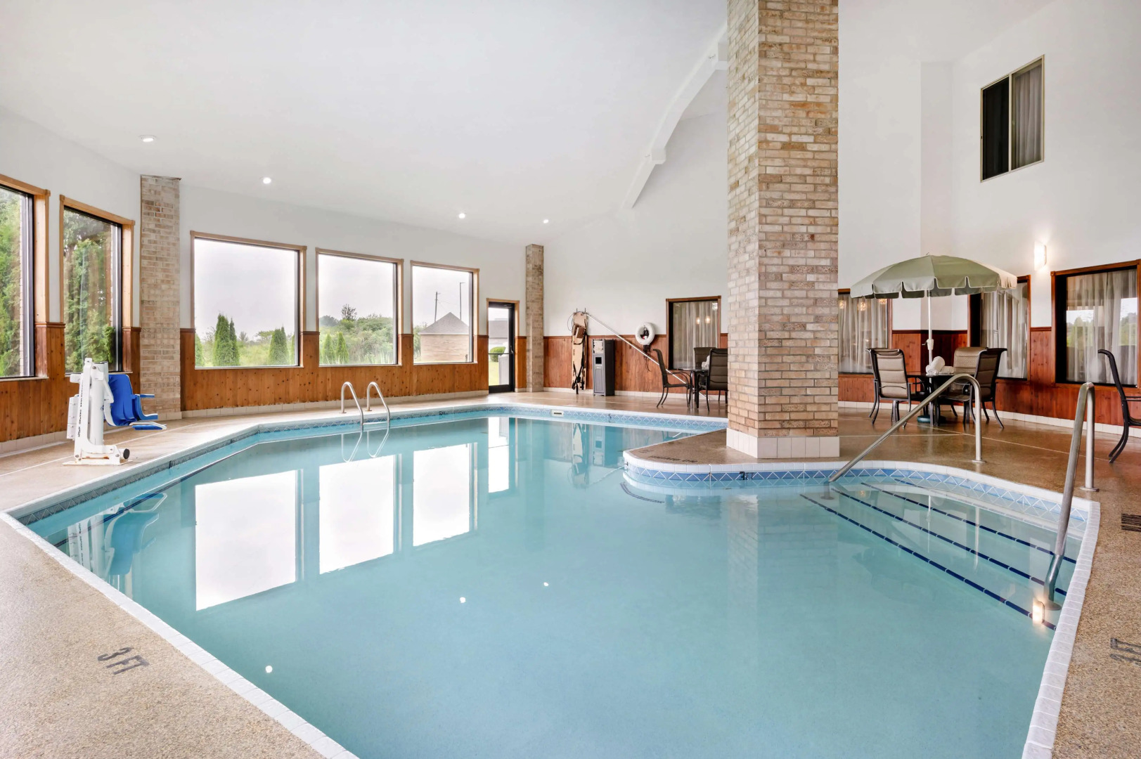 Best Western Plus Howe Inn