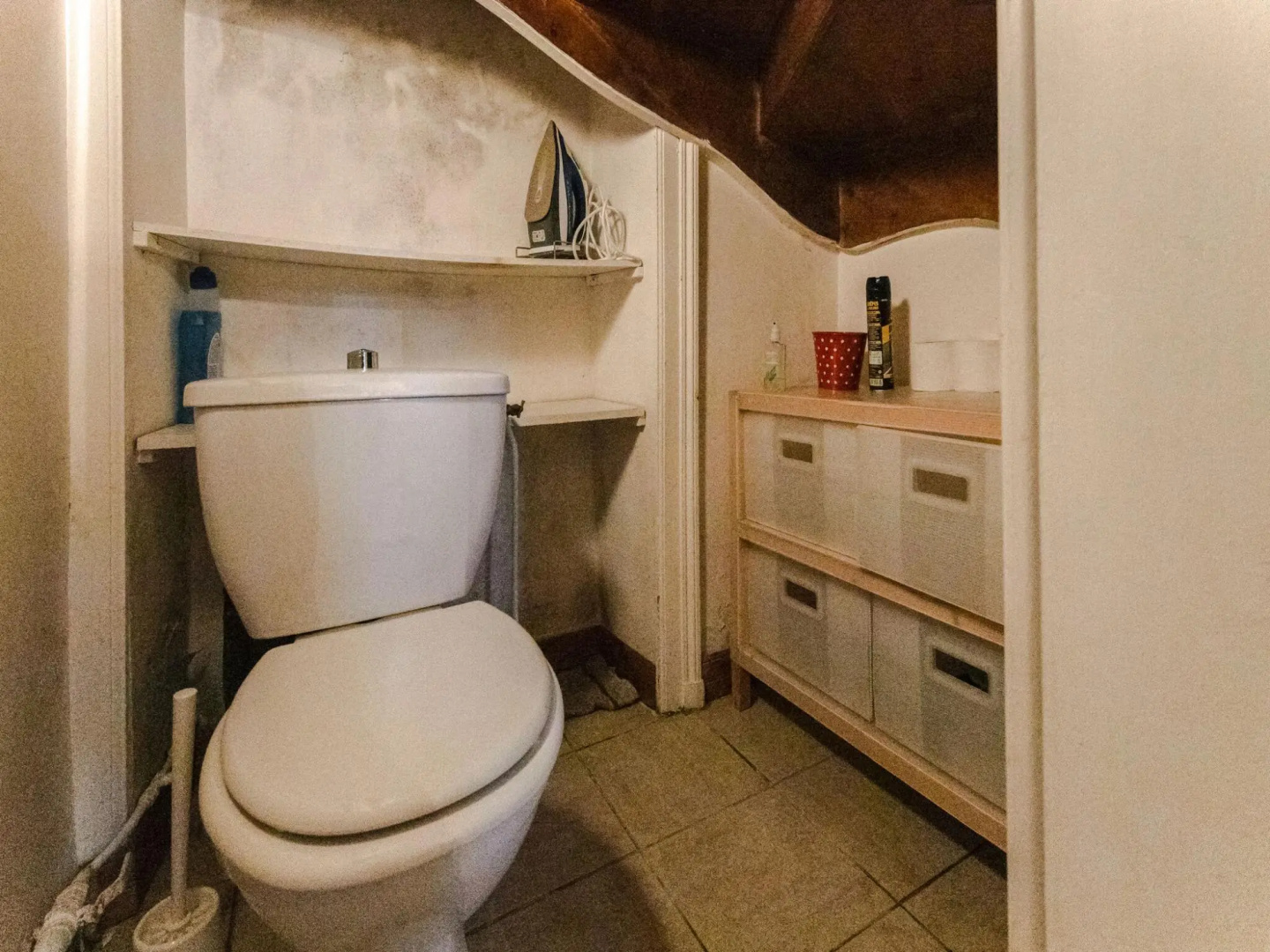 Pretty Holiday Home in Golleville with Private Garden