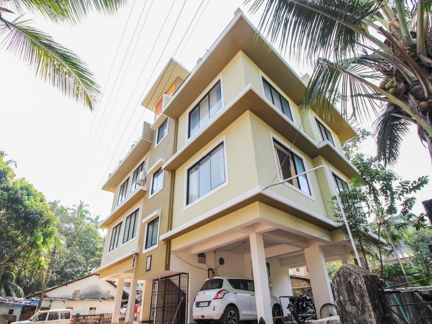 OYO 15927 Home Spacious Studio Reis Margo Fort