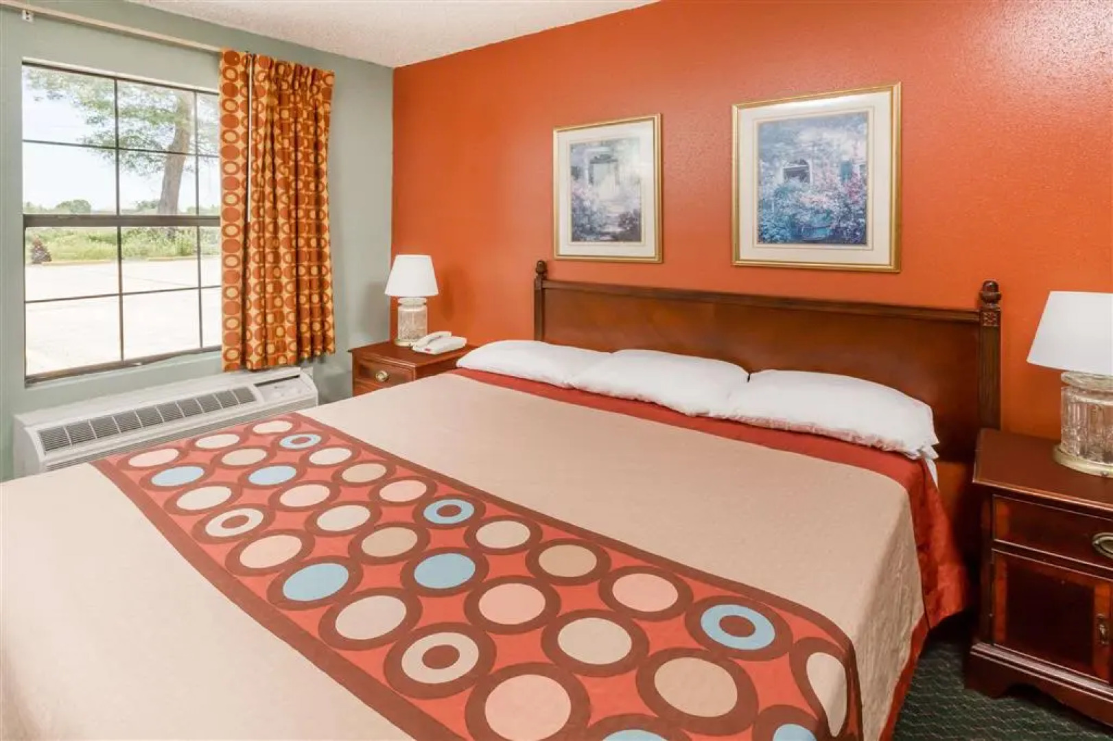 Super 8 by Wyndham Kinder LA