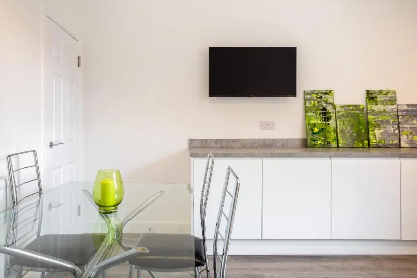 Whole house in centre of Town Ideal for Contractors and Professionals