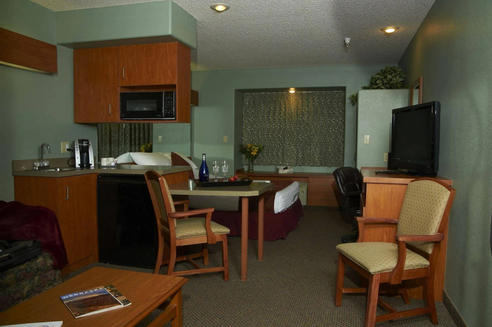 Monument Inn & Suites