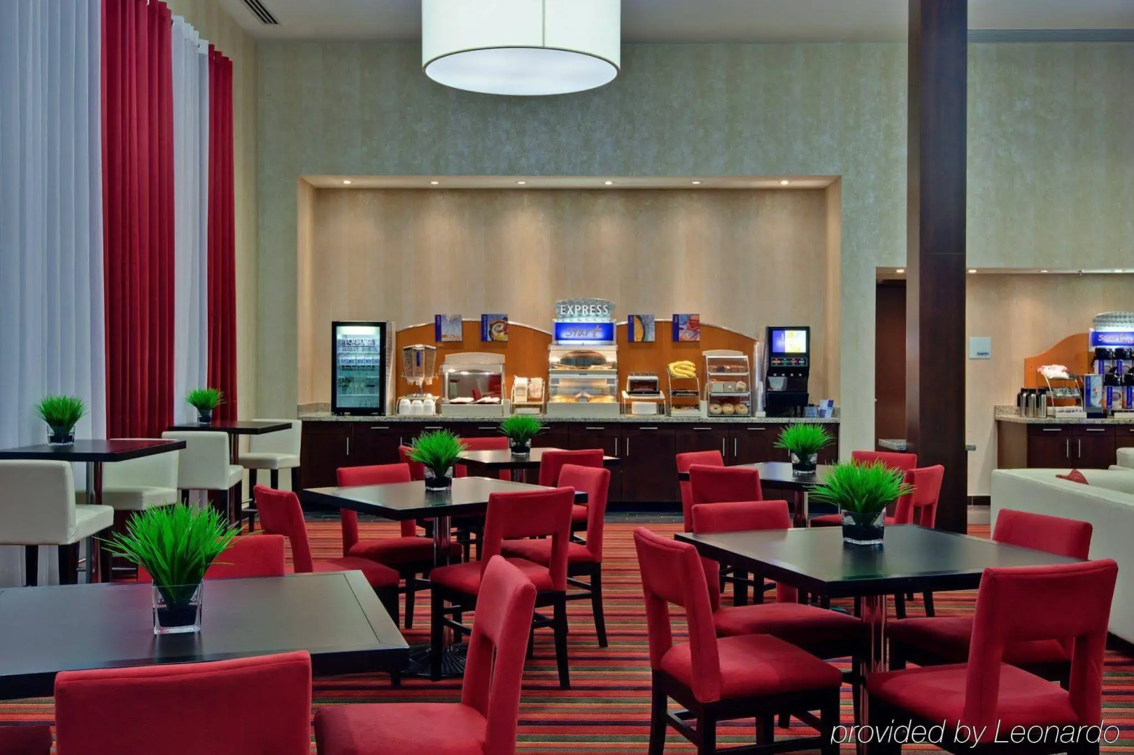 Holiday Inn Express & Suites Chatham South by IHG