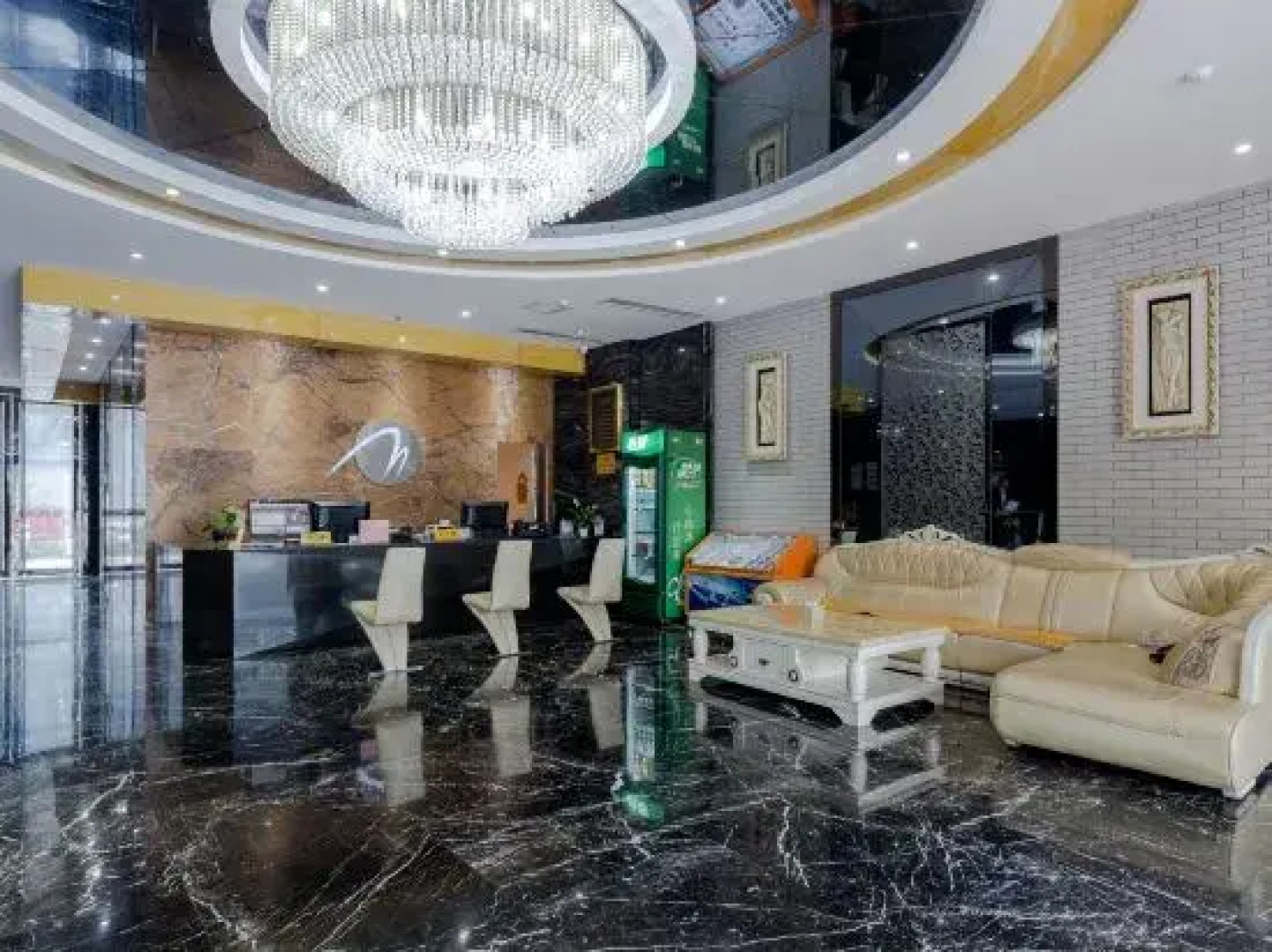 Mingyuehu Hotel (Pingguo People's Hospital Shop)