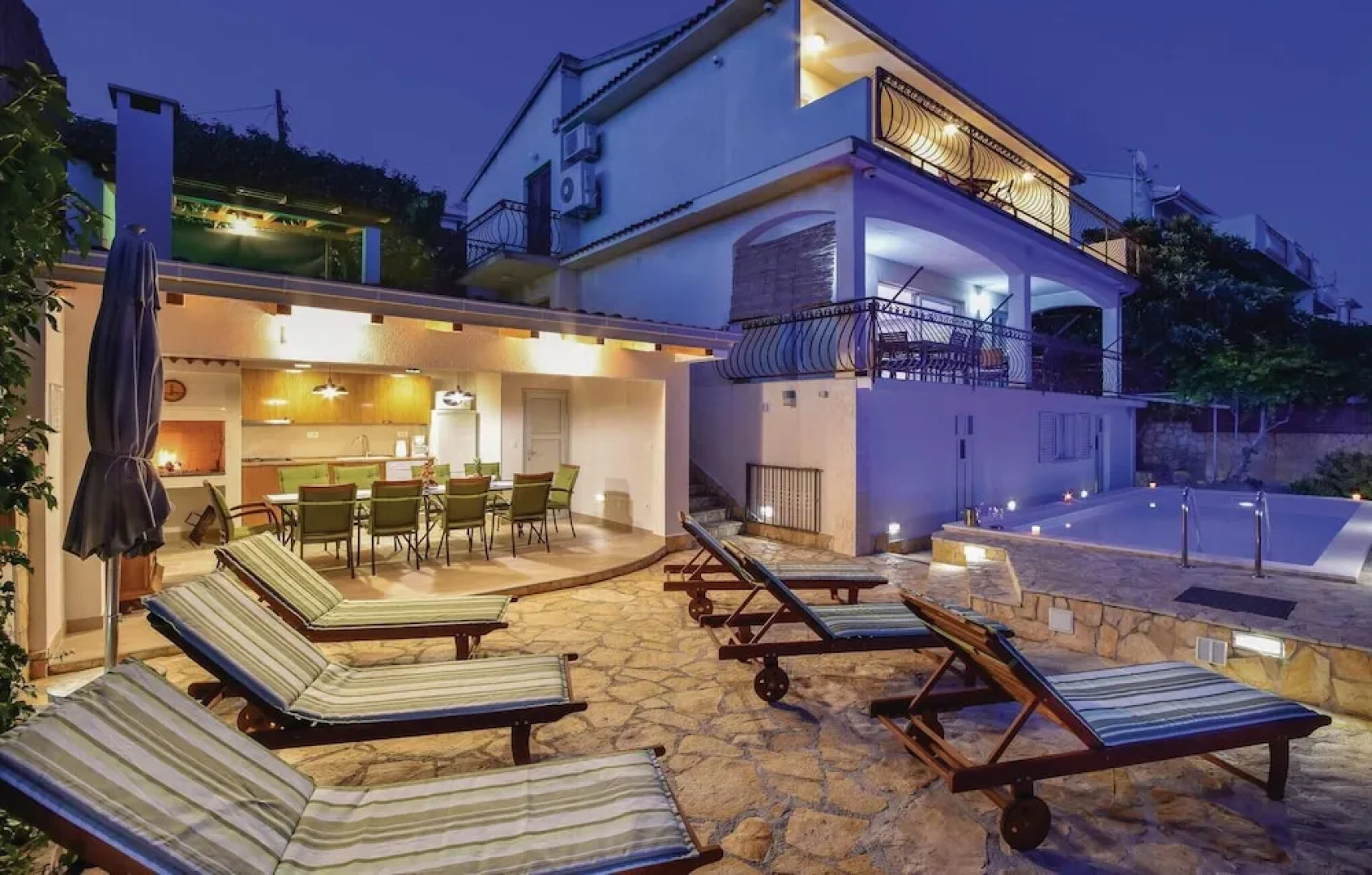 Stunning Home in Okrug Gornji With Jacuzzi, Wifi and 6 Bedrooms