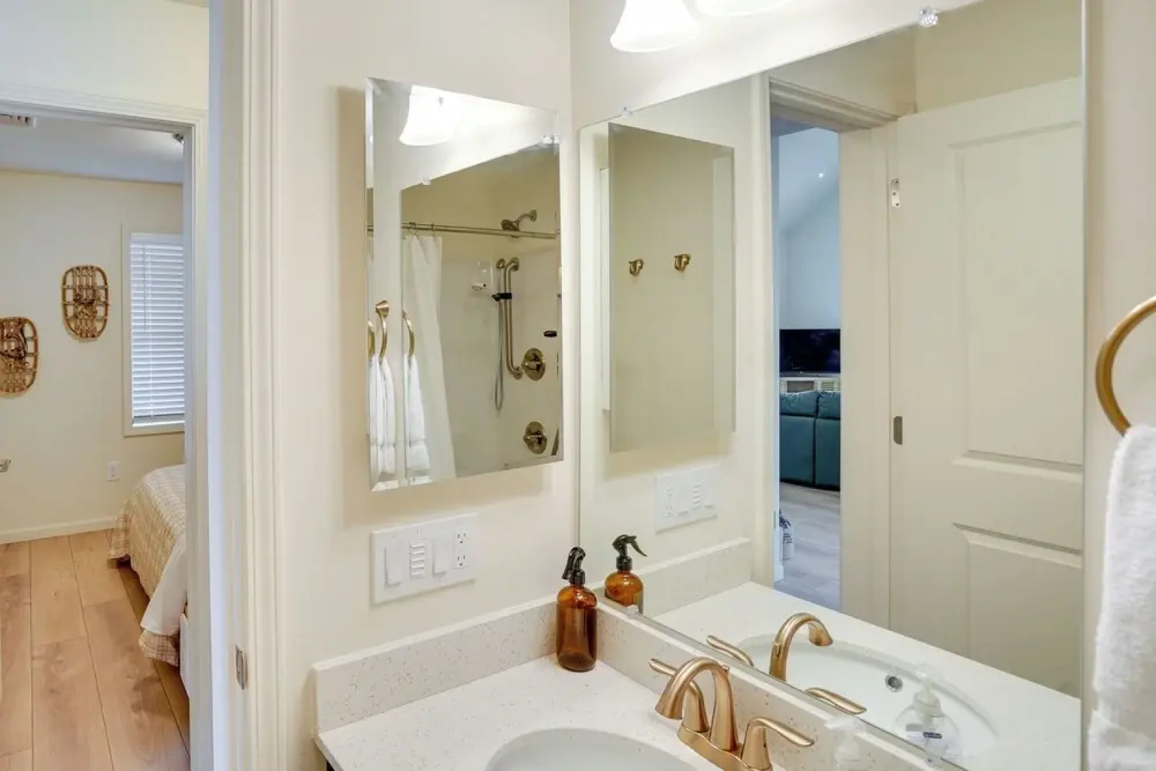 Sleepy Hollow Lake Home w/ Deck, Pool Access!