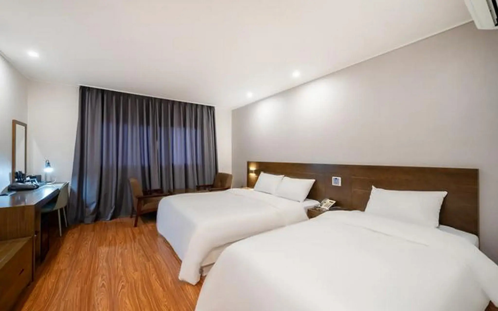 The 7 Business Hotel