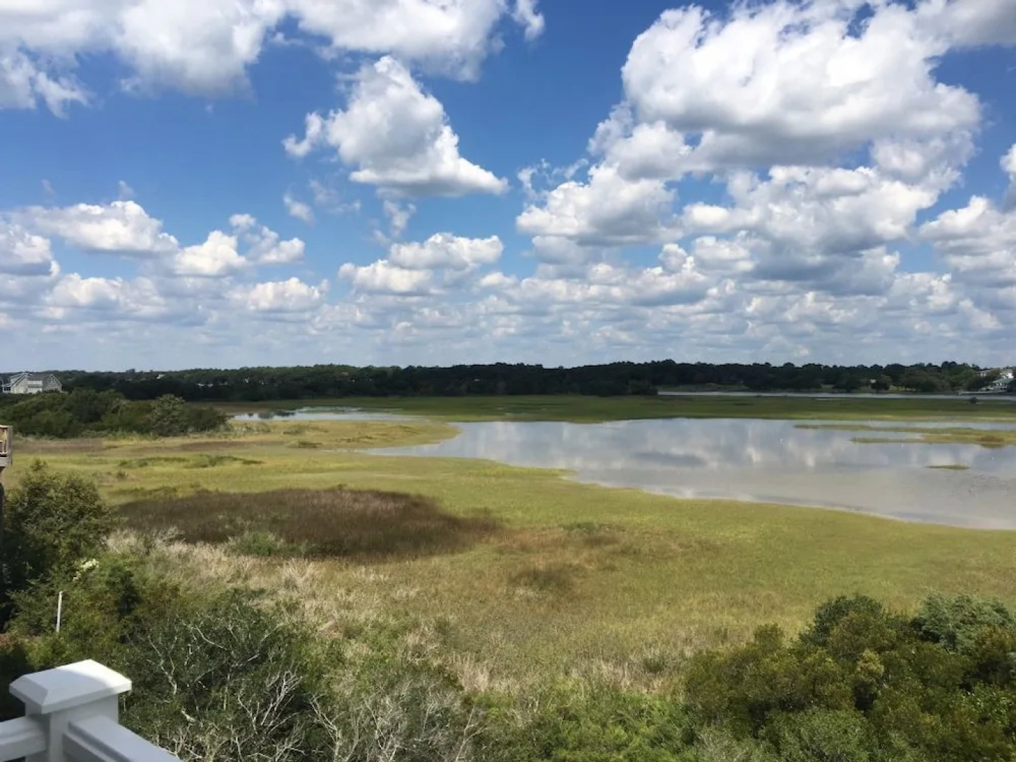 Best Day Ever 4 Bedroom Home by RedAwning