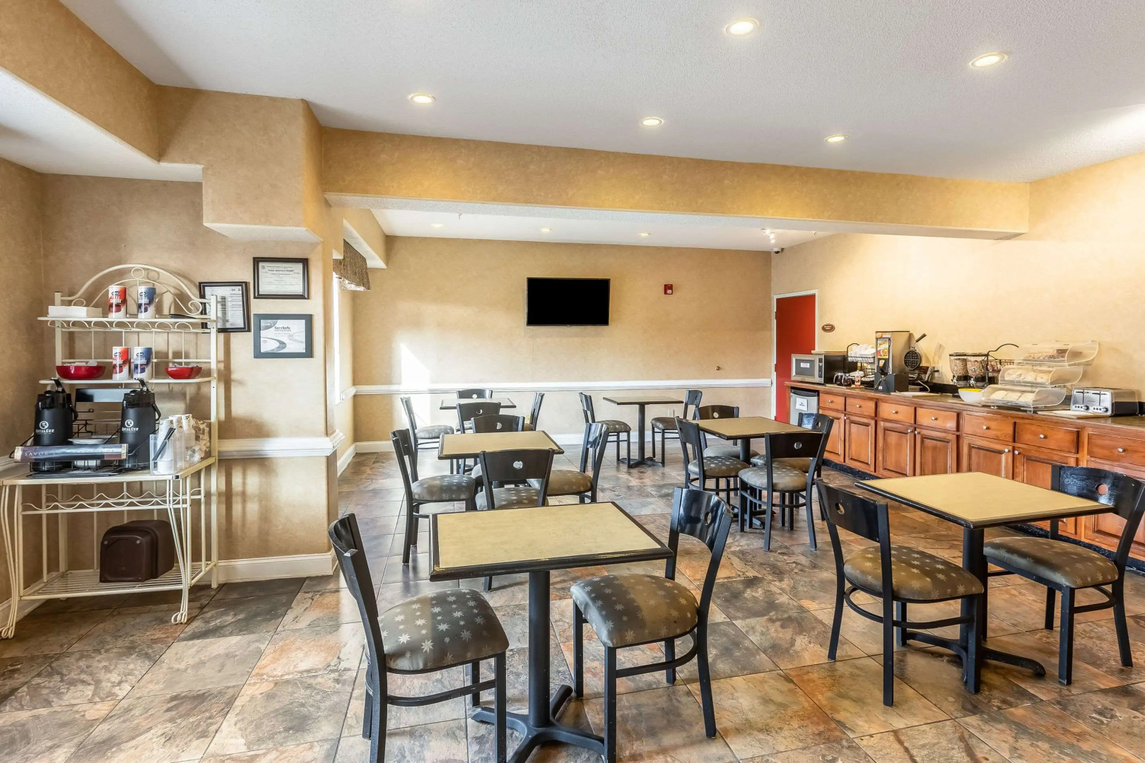 Econo Lodge Inn & Suites Douglasville