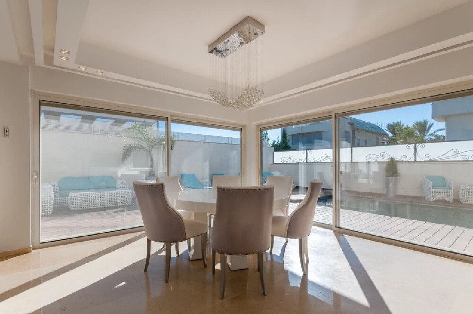 Luxurious Villa with great location