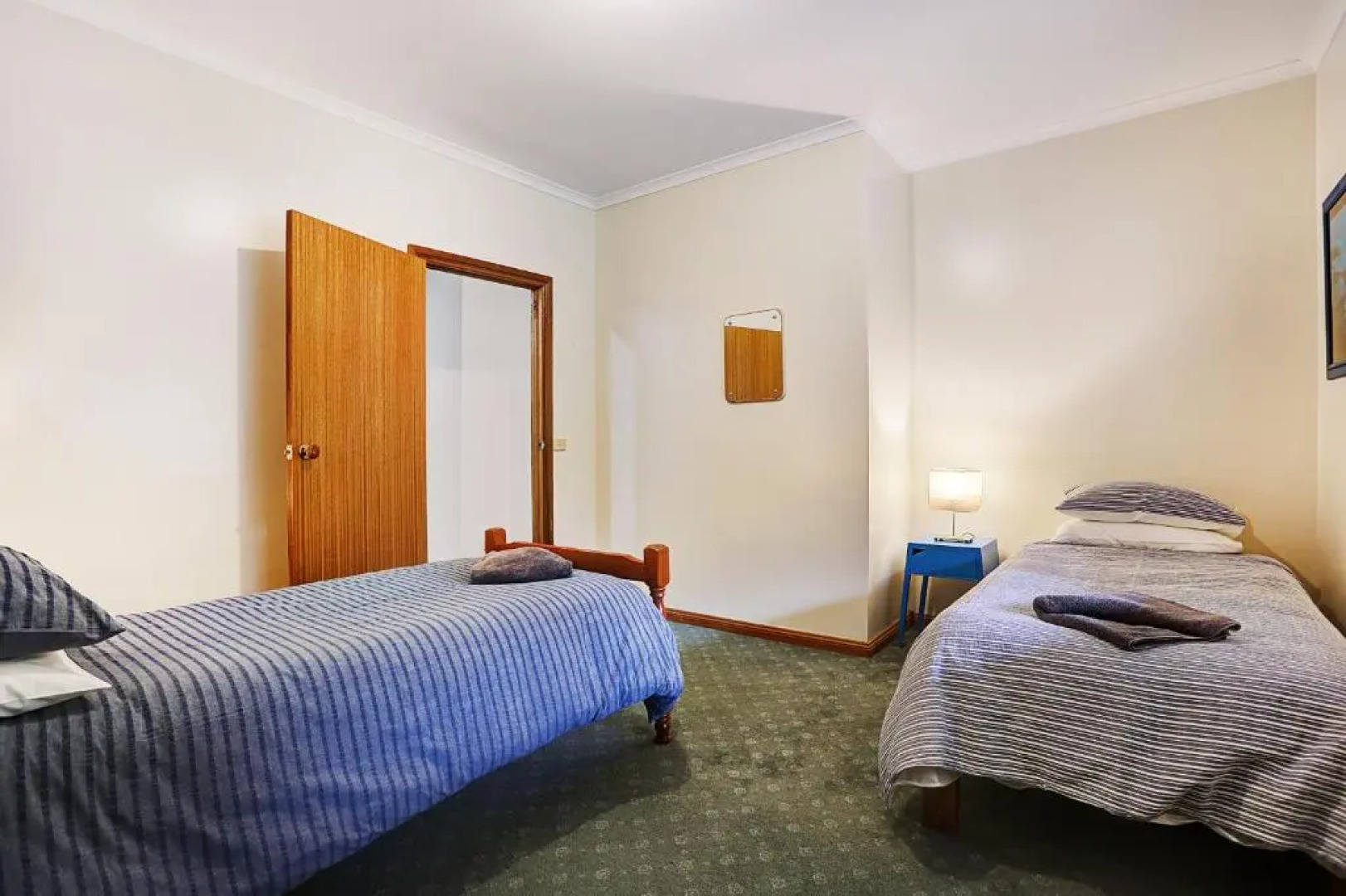 Farm Stay & Iconic Water Views - 32 Zachary Drive