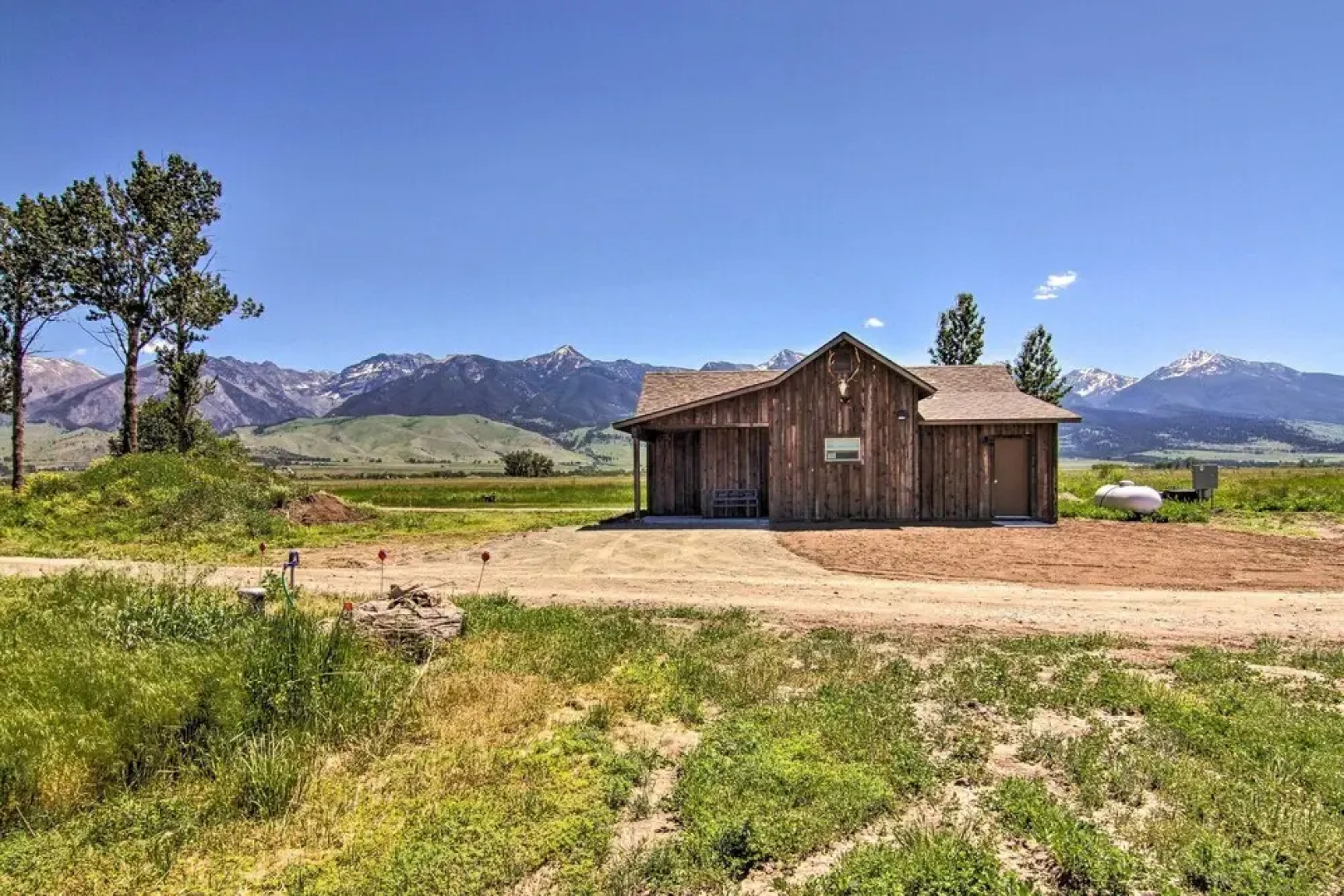 Peaceful Mtn Retreat ~ 43 Mi to Yellowstone!