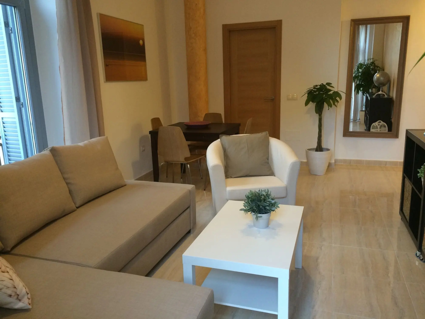 Life Apartments Alameda Colon