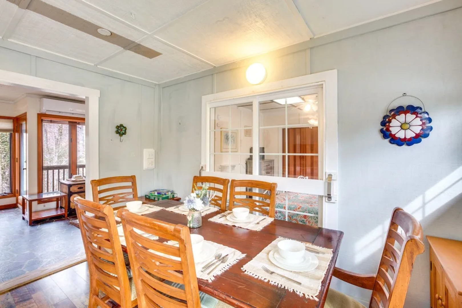 Dog-friendly Newland Cabin w/ Deck + Lake Access!