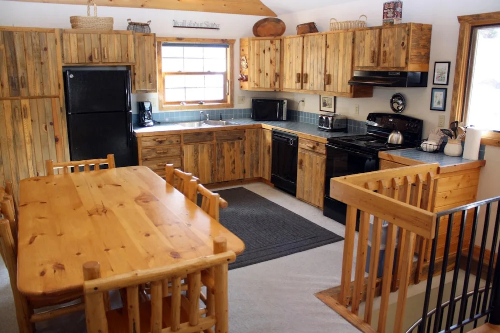 Rocky Ridge Chalet By Peak Property