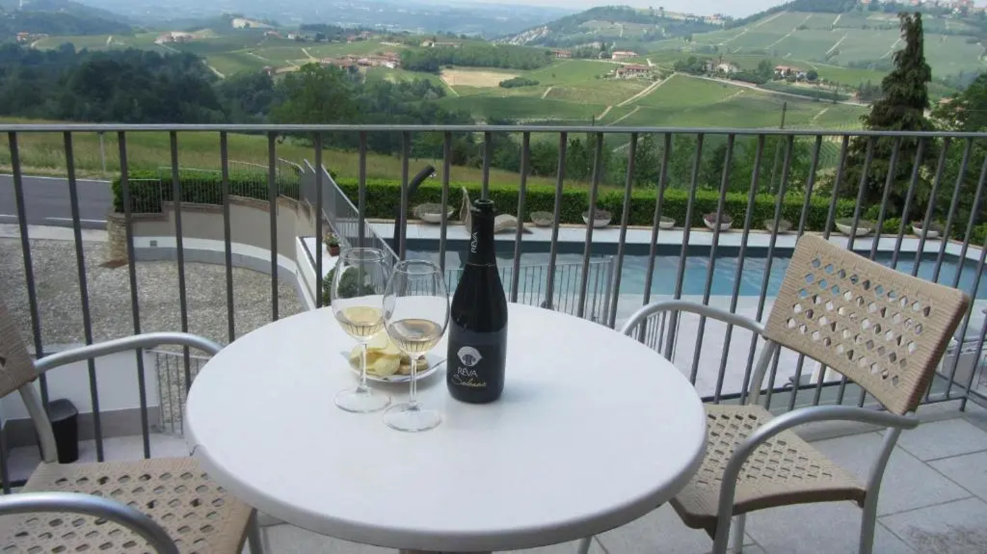 Réva Residences & Pool