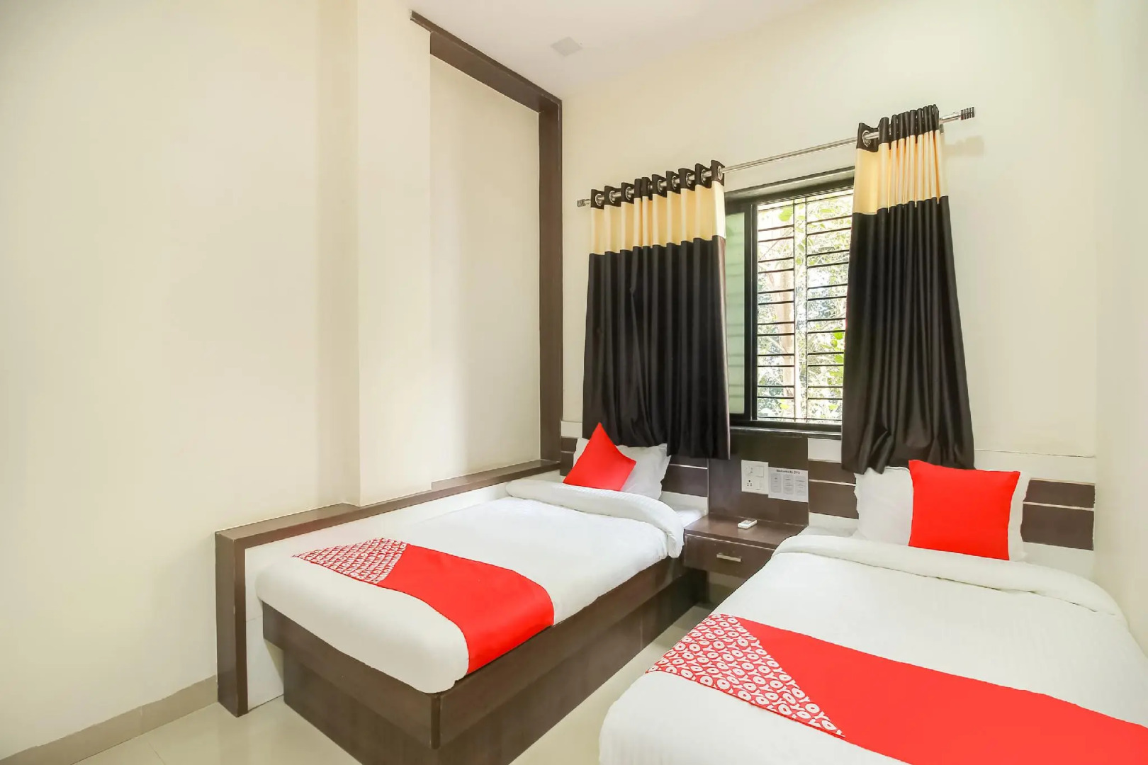 Hotel Unique Inn by OYO Rooms