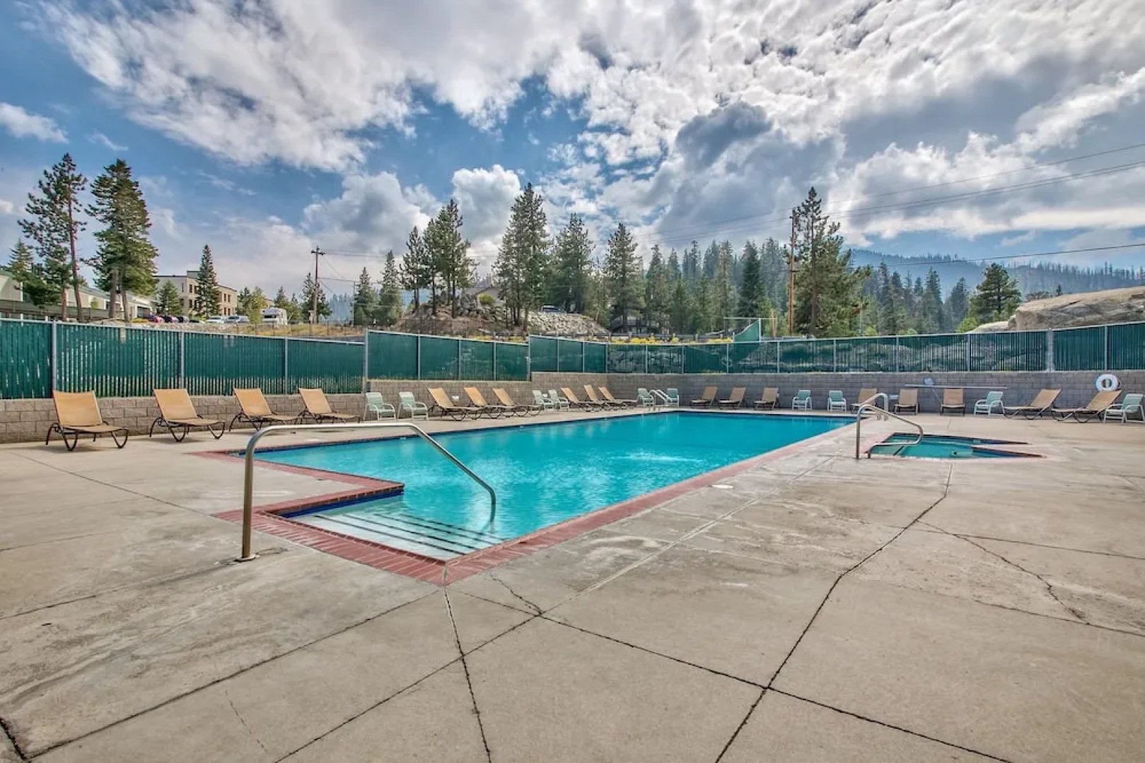 MV3: Lake View Ski Bear Lodge