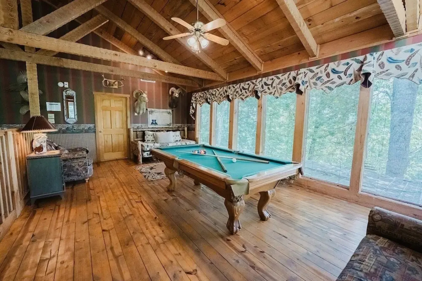 Big Kahuna Lodge 3 Bedroom Cabin by RedAwning