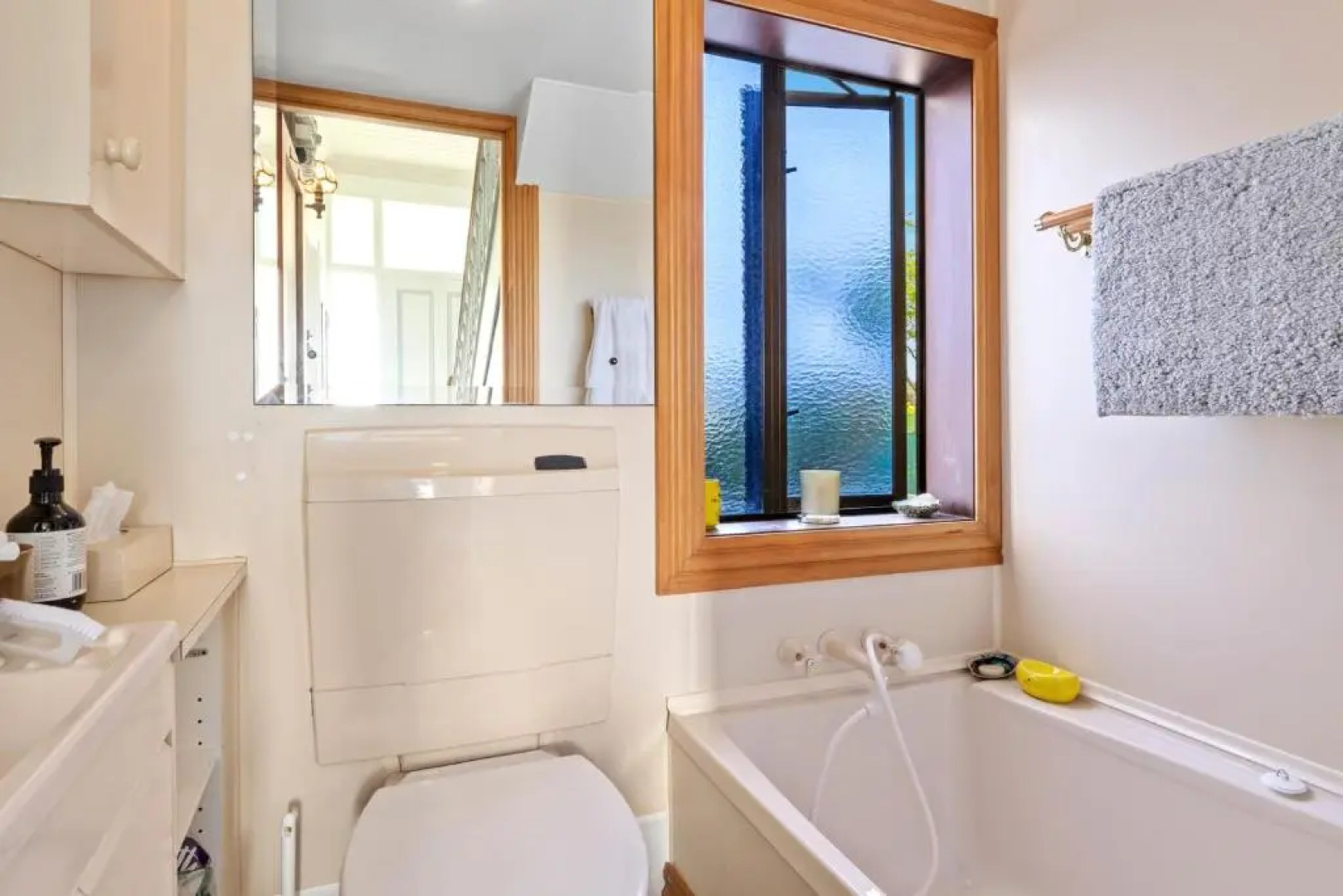 The Professor's Beach House - Brighton Holiday Home