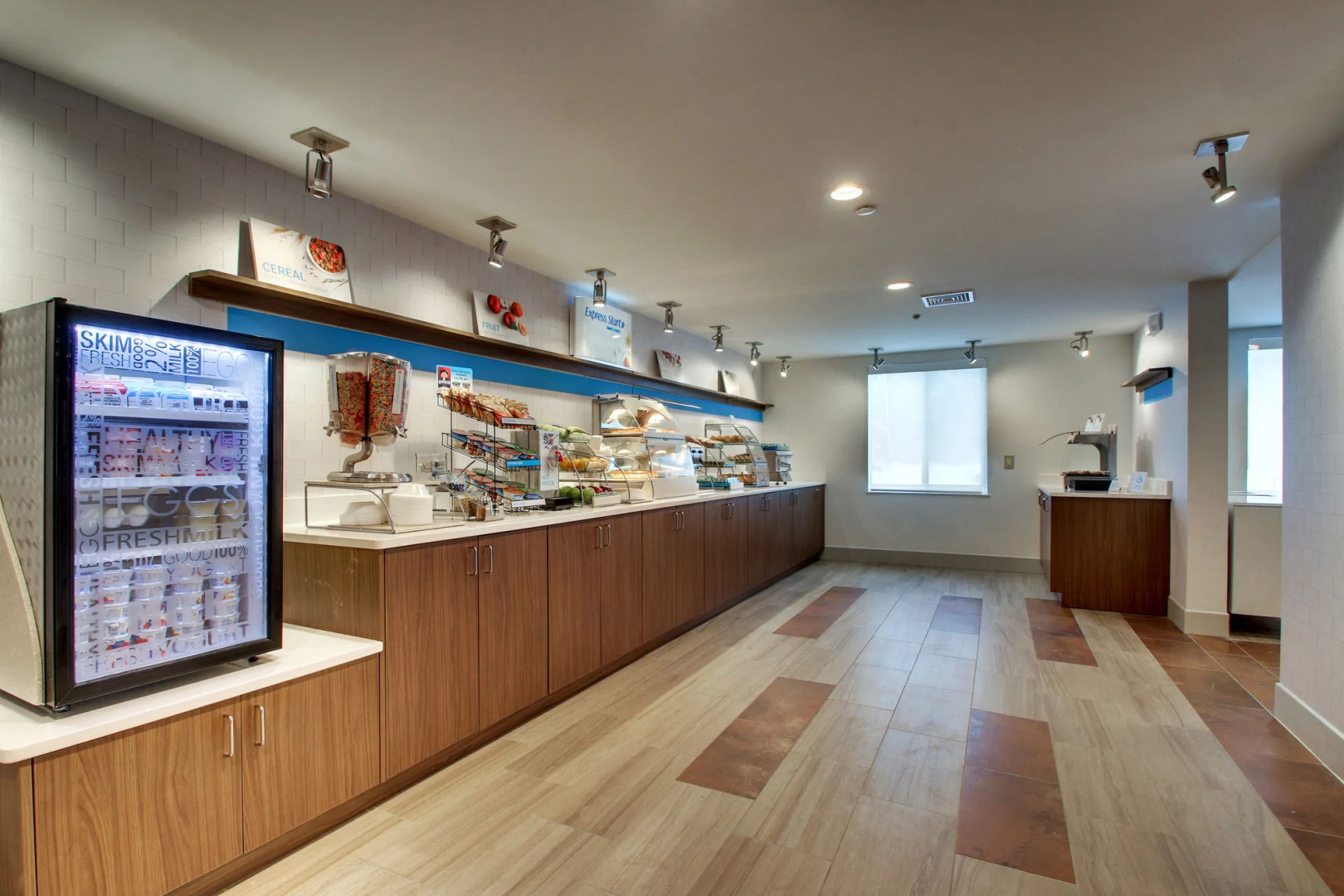 Holiday Inn Express & Suites Lincoln East - White Mountains by IHG