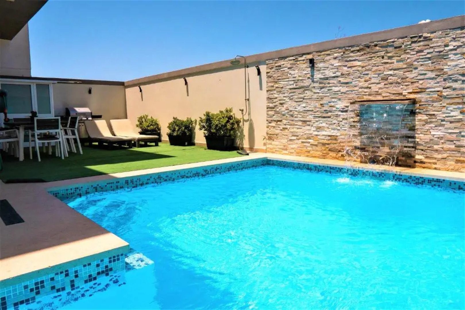 St. Peter's Pool Holiday Apartment