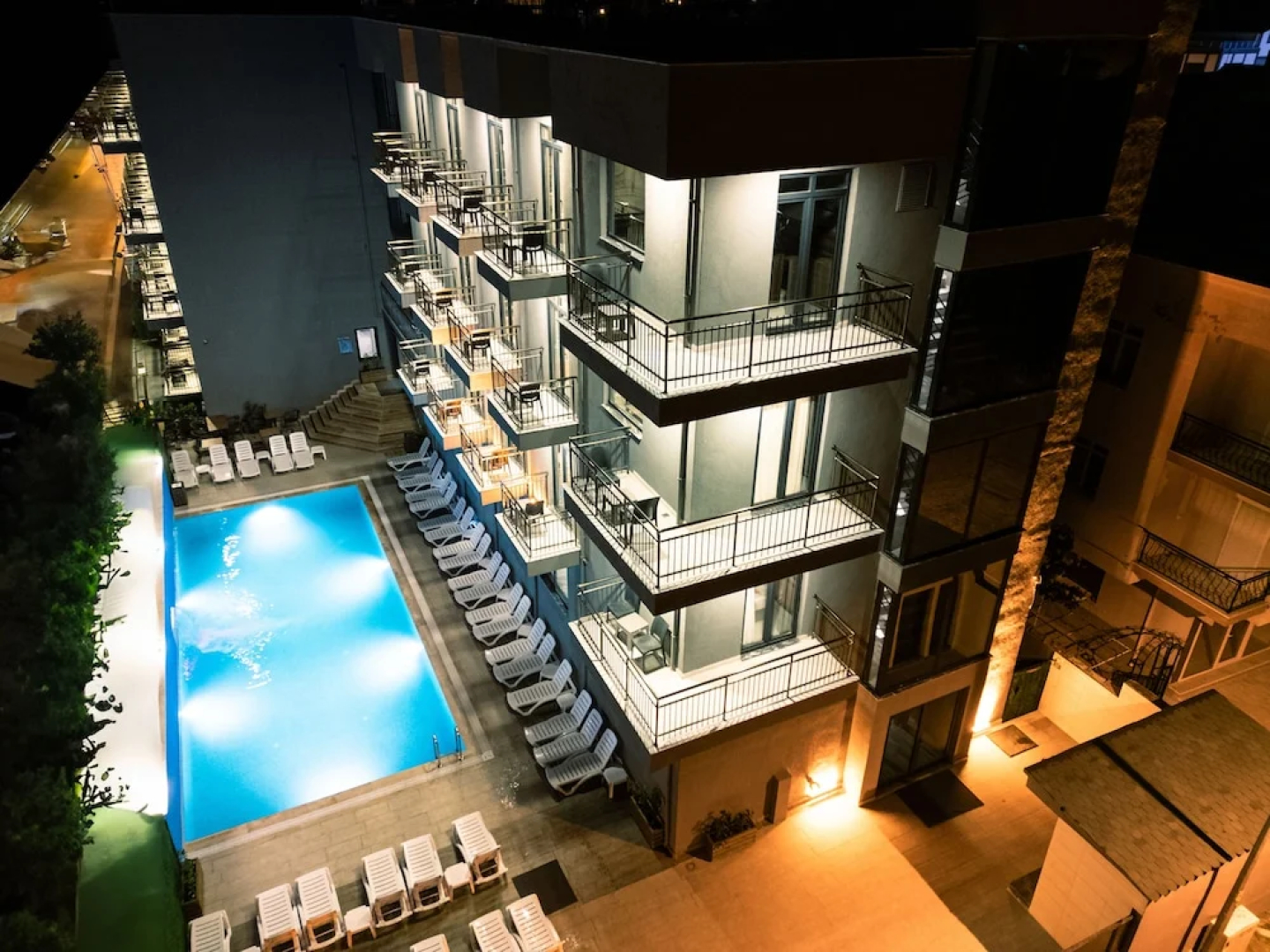 Candarli Iseo Hotel