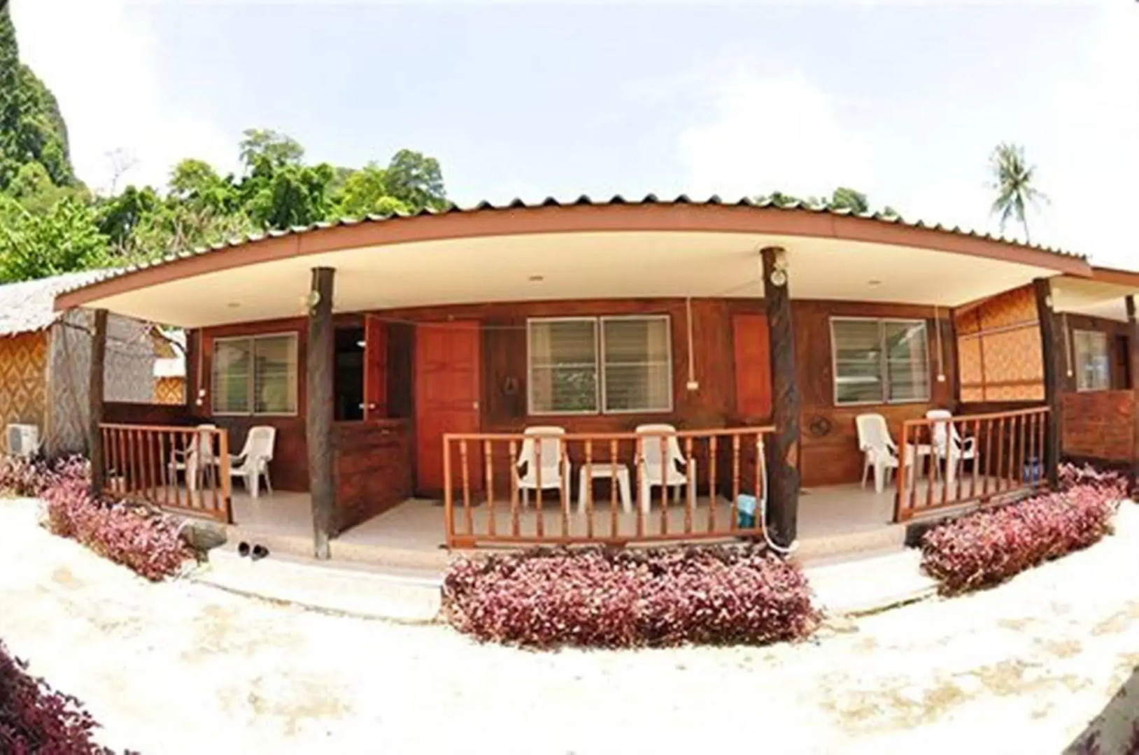 Phi Phi Nice Beach Resort