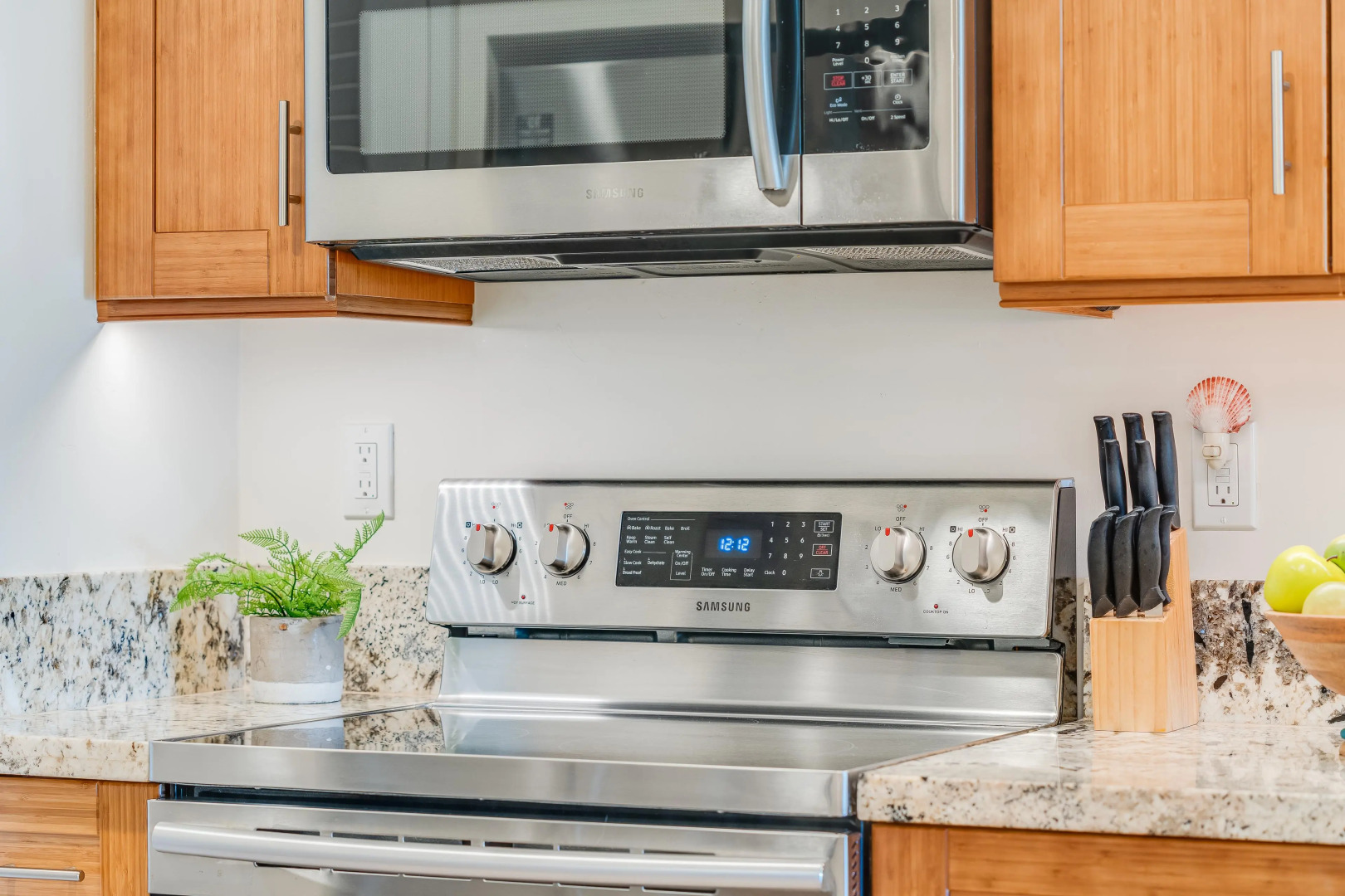 Eldorado J222 in Lahaina