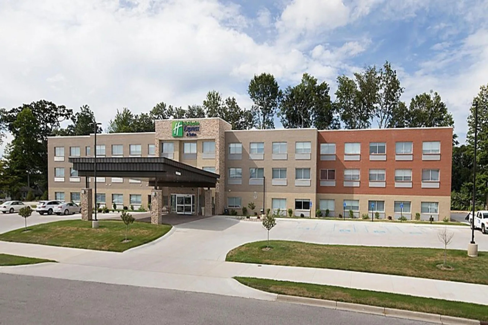 Holiday Inn Express & Suites Michigan City by IHG