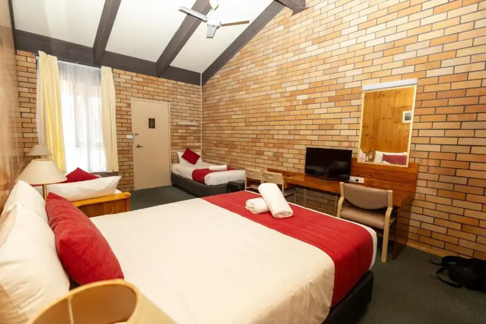 All Travellers Motor inn